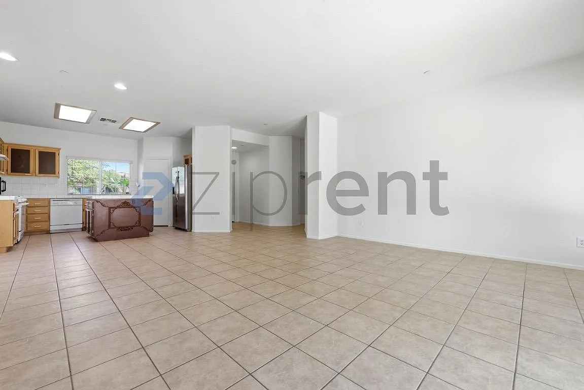 3 bed, 1630 sqft, $2,890 — Photo 3