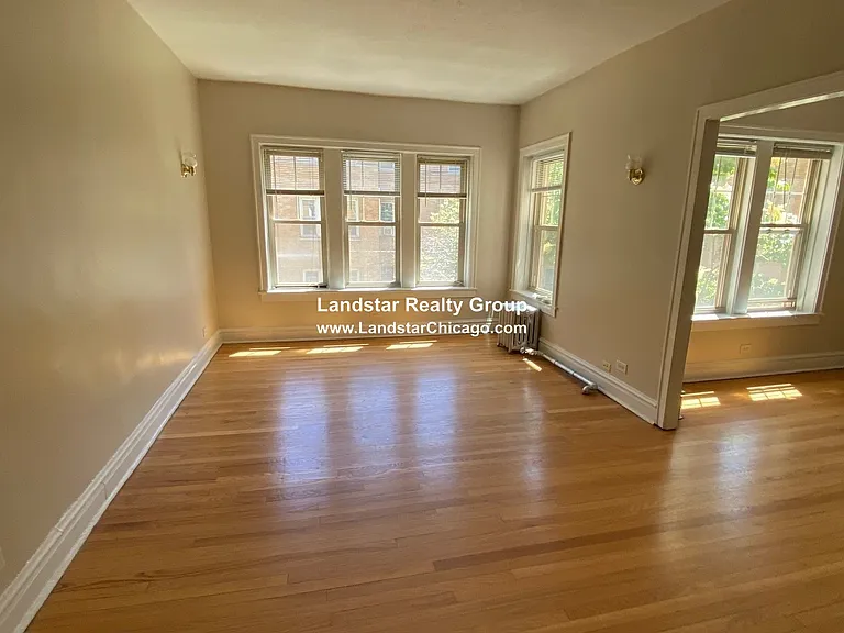 918 Reba Pl #2S — Photo 1