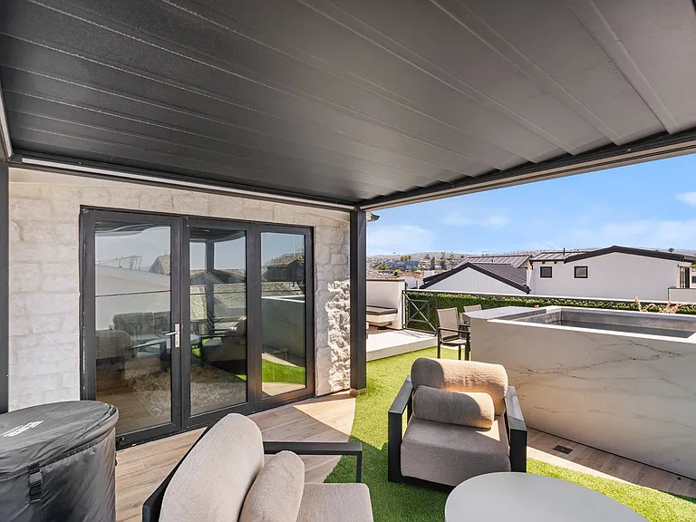 2037 E Ocean Blvd — Photo 44