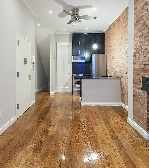 279 E 10th St #2 — Photo 7
