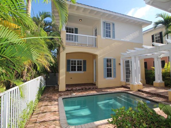 224 W Bay Cedar Cir