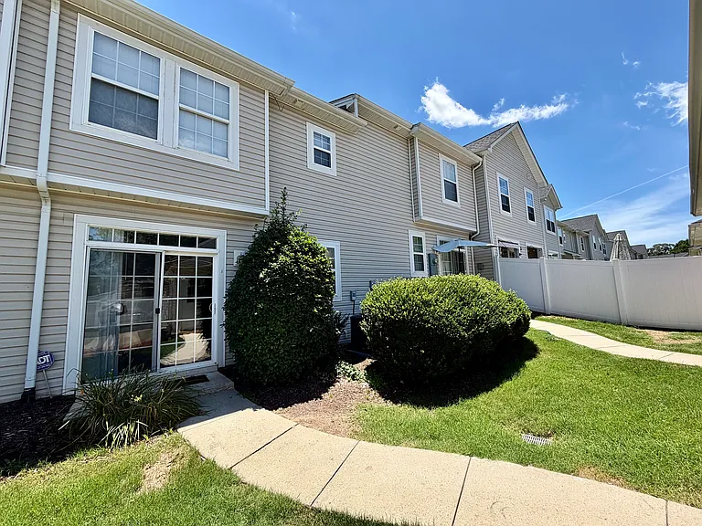 121 Walnut Cove Dr #D — Photo 28