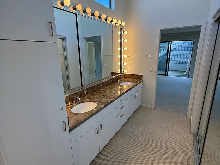 6052 Shelter Bay Ave — Photo 20
