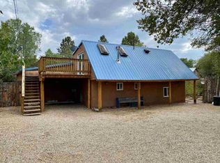 32 Valerio Rd, Ranchos De Taos, NM 87557