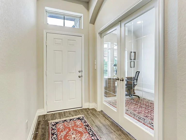 8126 Silverspot Ln — Photo 3