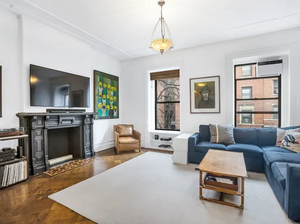 140 West 16th Street image 1 of 12