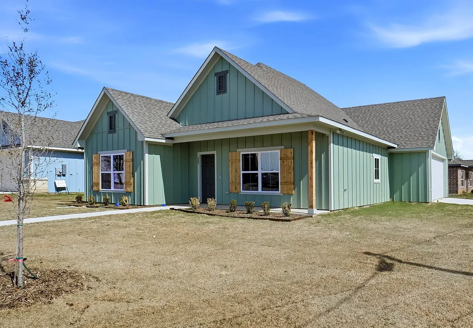 3 bed, 1384 sqft, $2,100 — Photo 3
