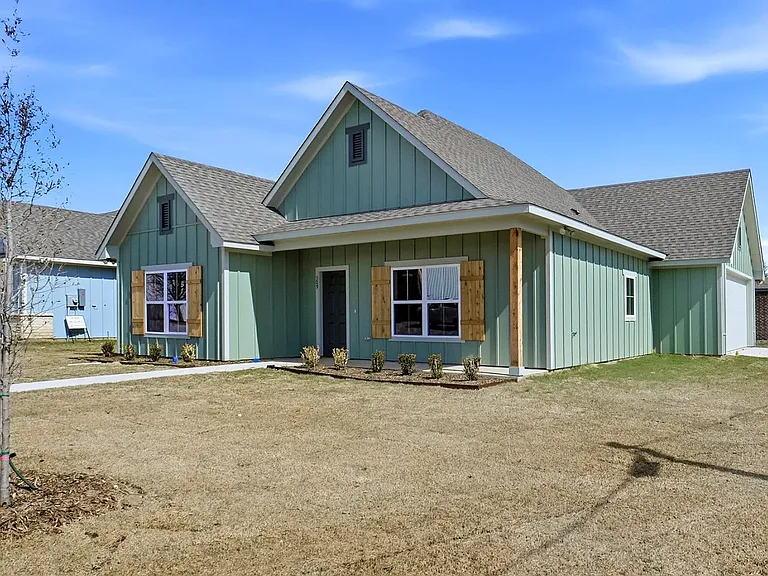 309 Railroad Ave — Photo 3