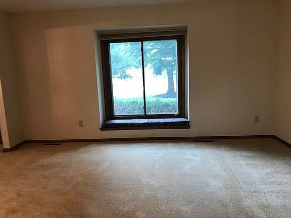 2nd image of 13050 Heatherstone Cir NW