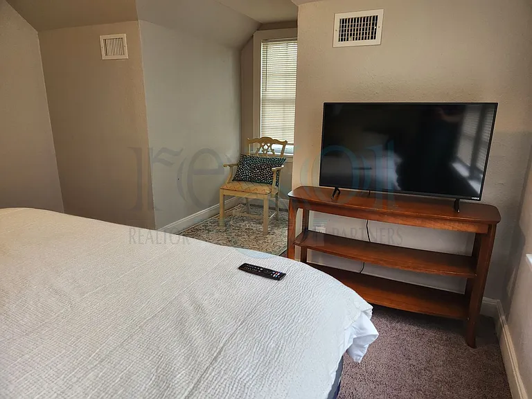300 S Valentine St #1 — Photo 24