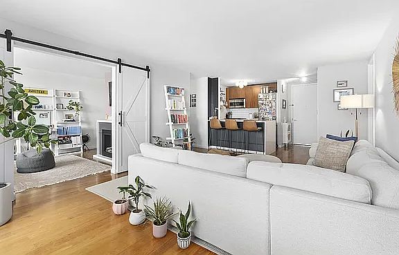 2nd image of 515 E 72nd St APT 21F
