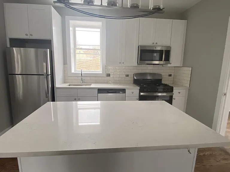 3673 N Elston Ave #2F — Photo 9