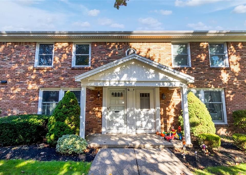 1st image of 95 Oakbrook Dr APT G
