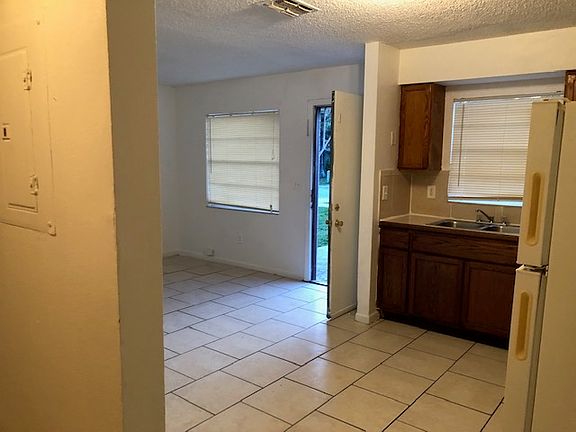 4th image of 8709 N 13th St APT A