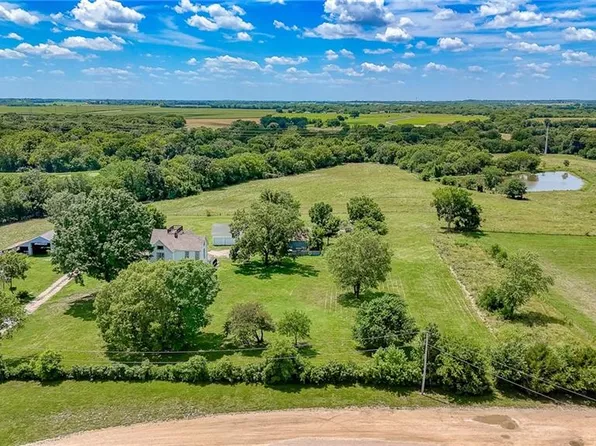 600 W Chestnut St, Holden, MO 64040