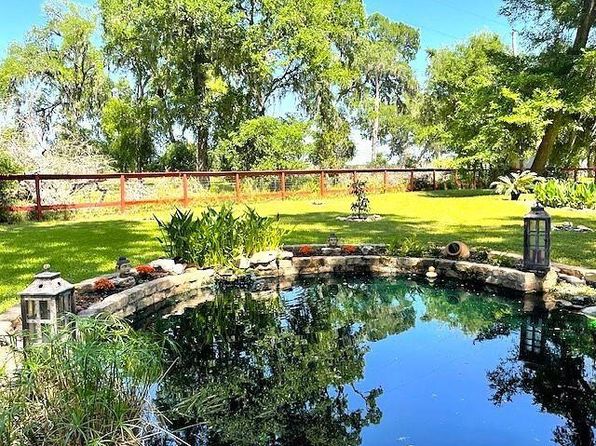 38228 Broncho Rd, Wallis, TX 77485