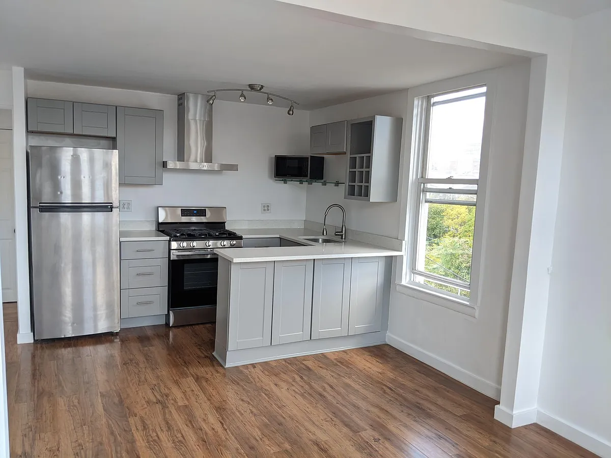 Building Photo - 87 Chestnut Ave #2