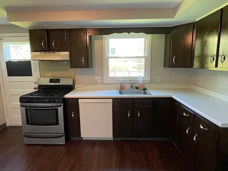 212 Sunshine Dr #L — Photo 11