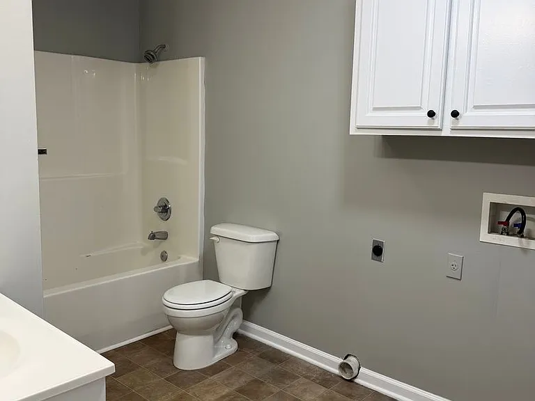 401 Casa Ct — Photo 5