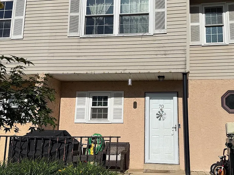70 Ashley Ct #230 — Photo 1