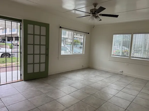 1637 Kewalo St #C, Honolulu, HI 96822