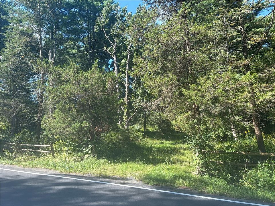 2nd image of 520 Sheldon Rd