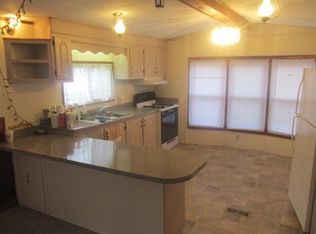 2 F St, Merrimac, MA 01860