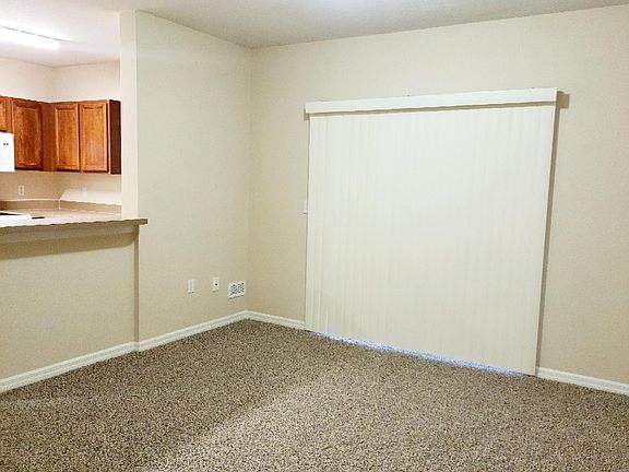 dining area off kitchen