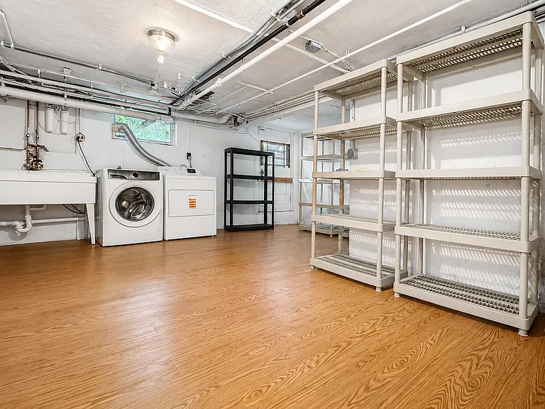 61 Woodlawn Dr — Photo 18