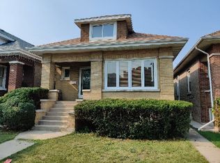 5226 W Nelson St, Chicago, IL 60641