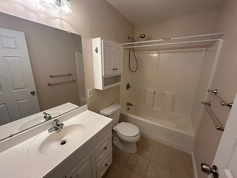 1700 W Granview Dr — Photo 9