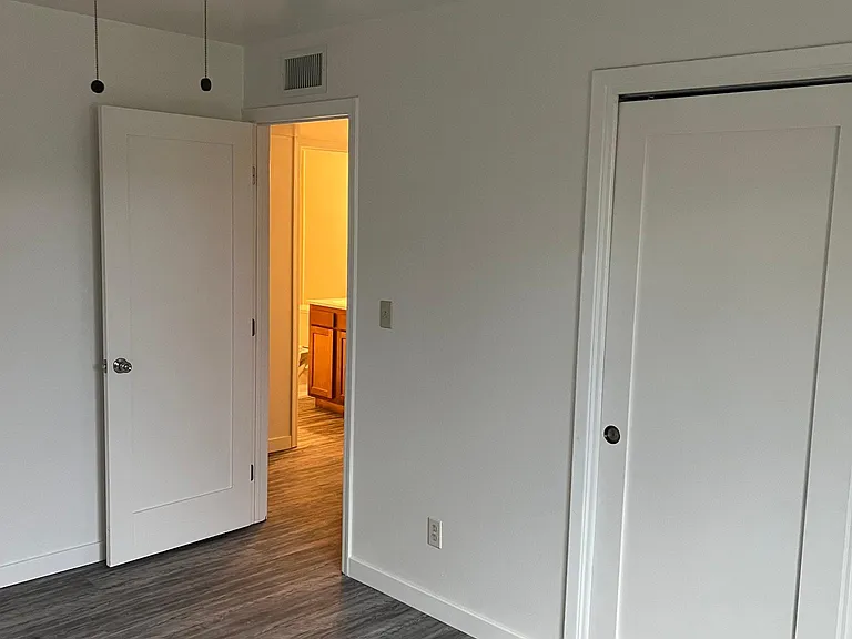 205 E Glenn St — Photo 7