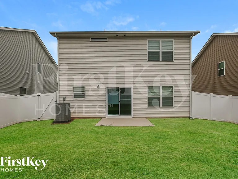9613 Hamel St — Photo 15