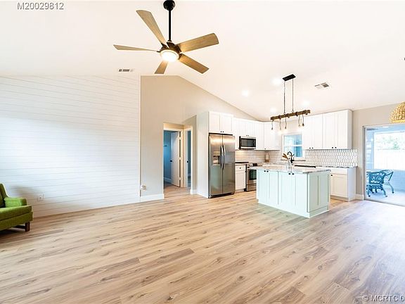 4th image of 2208 SE Lucaya St