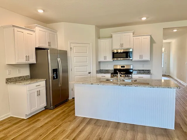 Kitchen with Granite, All Appliances and Large Pantry