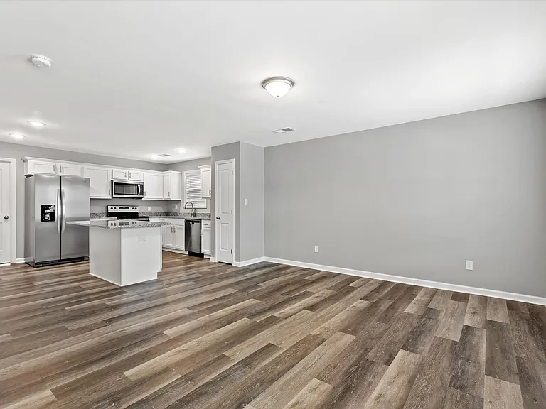2015 Dolly Dr — Photo 4