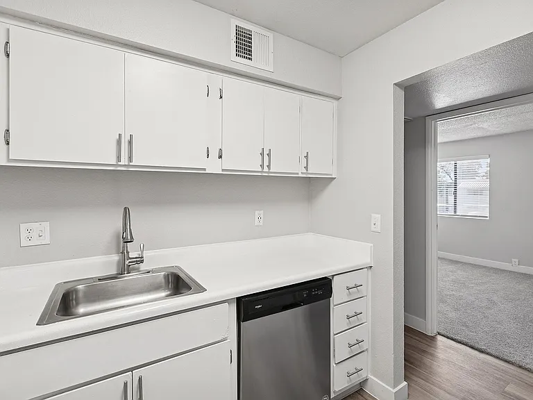 Peoria Grand Apartments — Photo 21
