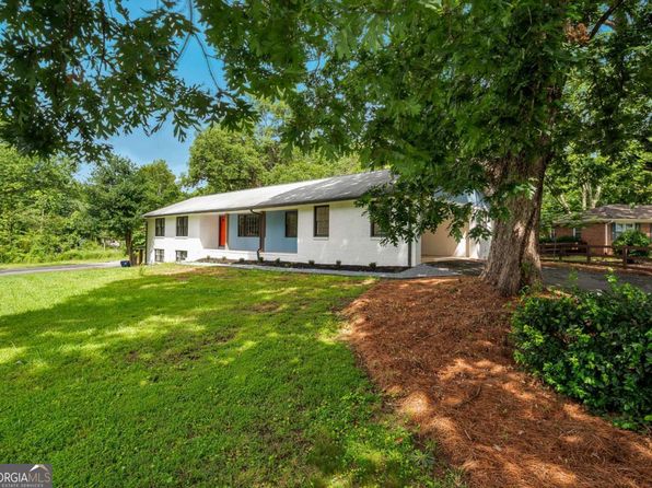 2371 Holly Springs Rd NE