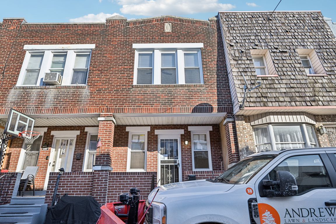 S Newkirk St-001.jpg
