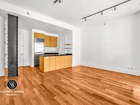 71 Nassau Street image 3 of 8