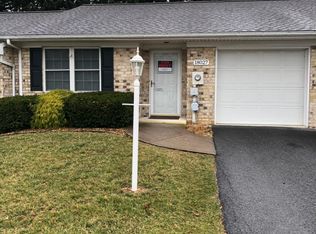 18027 Pin Oak Rd, Hagerstown, MD 21740