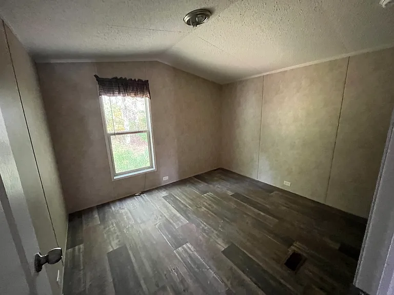 100 Tuckaway Dr #15 — Photo 8