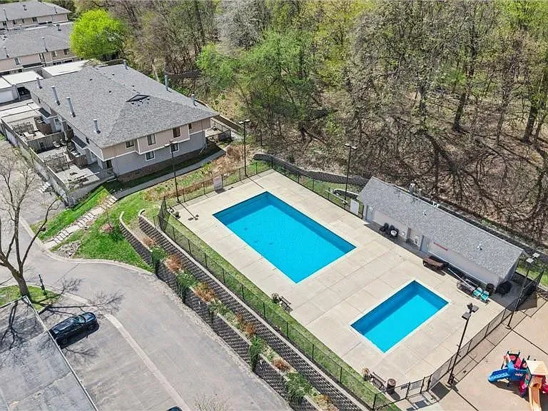 Community Play Area/Pool