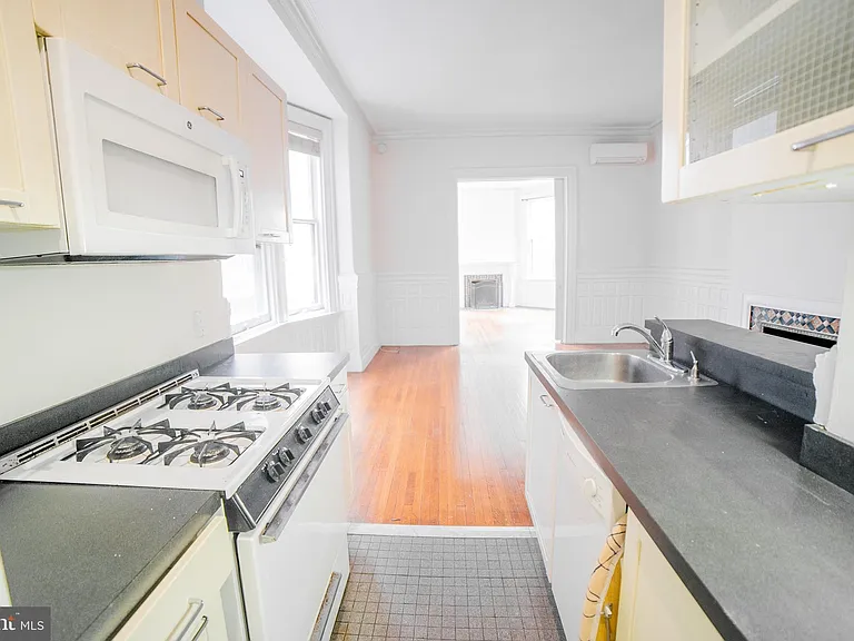 1919 Spruce St #2R — Photo 8