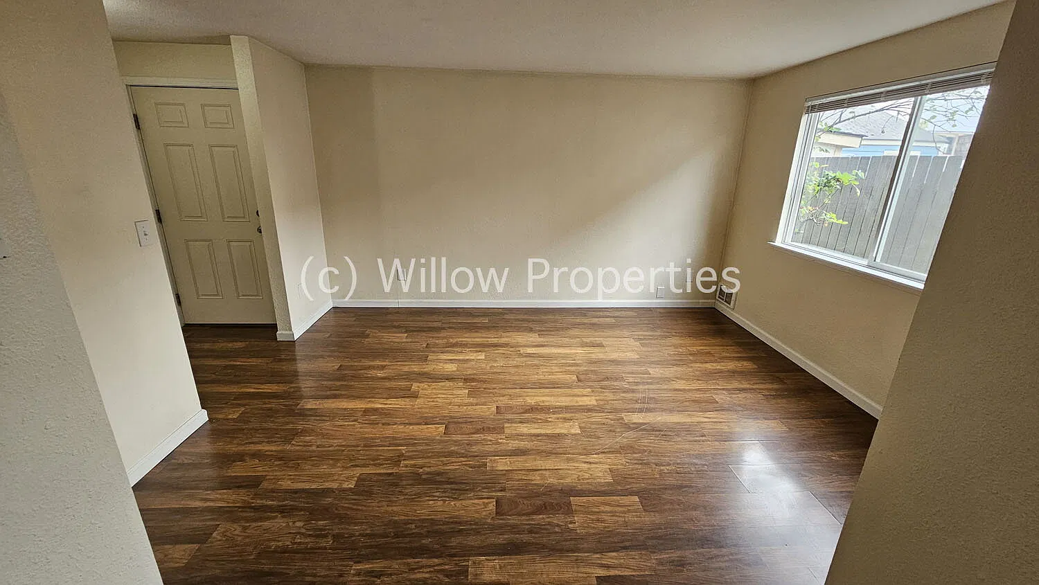2 bed, 1.0 bath, 796 sqft, $1,300 — Photo 4
