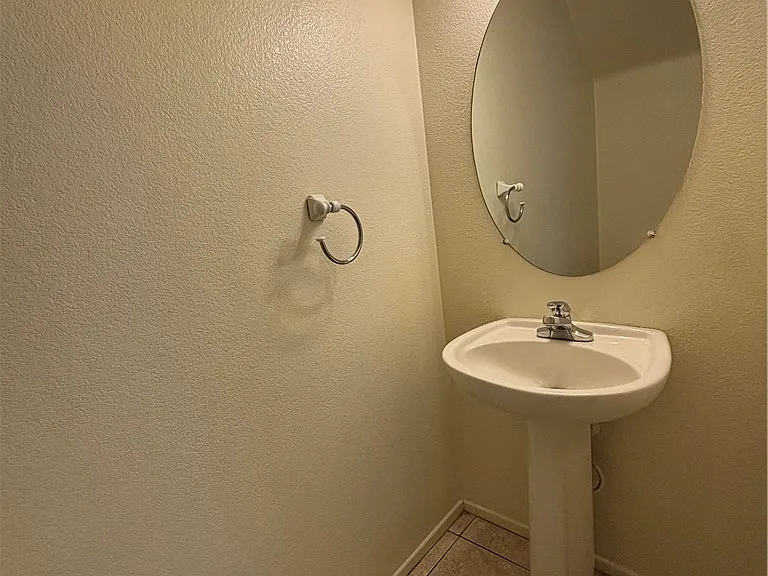 1265 Orchard View St — Photo 8