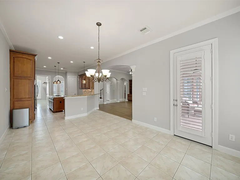 390 Wedgewood Dr — Photo 11