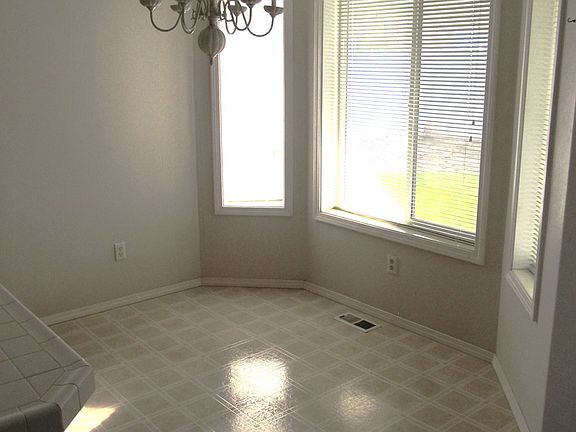 5th image of 1144 E Main St