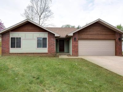 5545 S Stonegate Ave, Springfield, MO, 65810