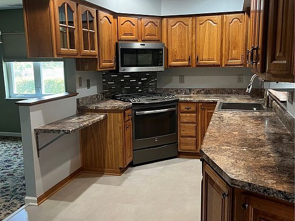 4th image of 2451 Brodhead Rd